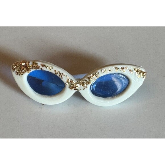 Vintage 1960s Ponytail Barbie ~ White Cat Eye Sunglasses with Gold Glitter - Picture 1 of 5
